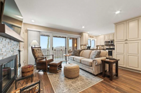 New, condo stunning Lake View